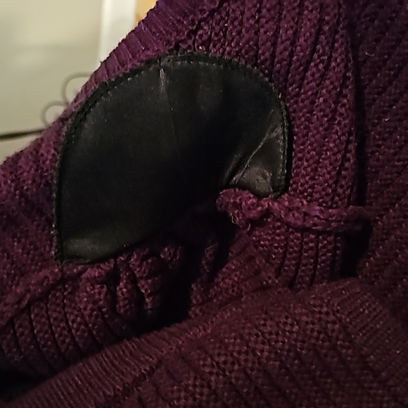 Sweater - Picture 7 of 7